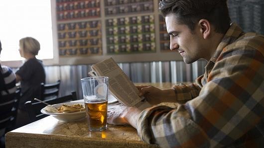 101903719-dining-alone.530x298