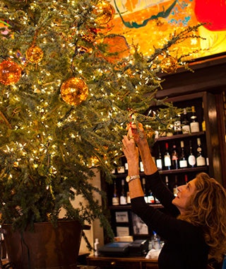 201411-ss-best-holiday-restaurants-gramercy-tavern