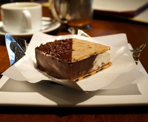 content_gramercy-tavern-ice-cream-sandwich