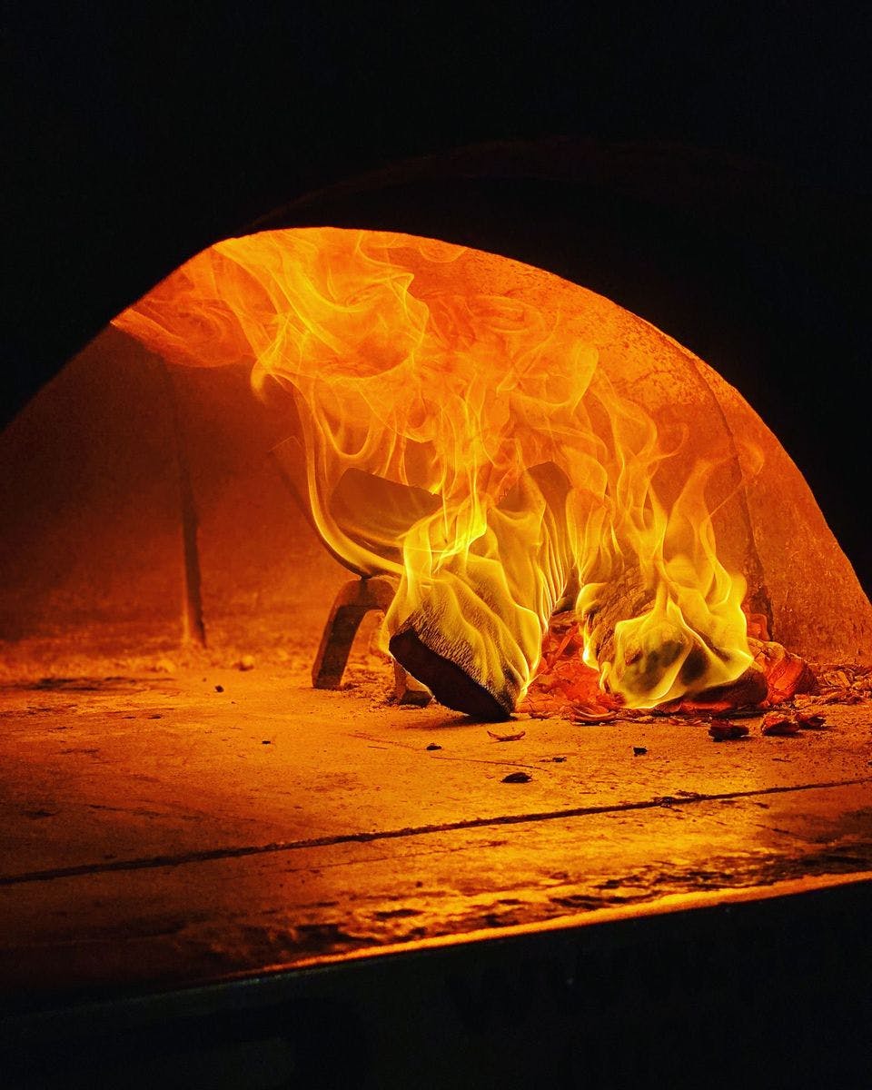 fire in pizza oven