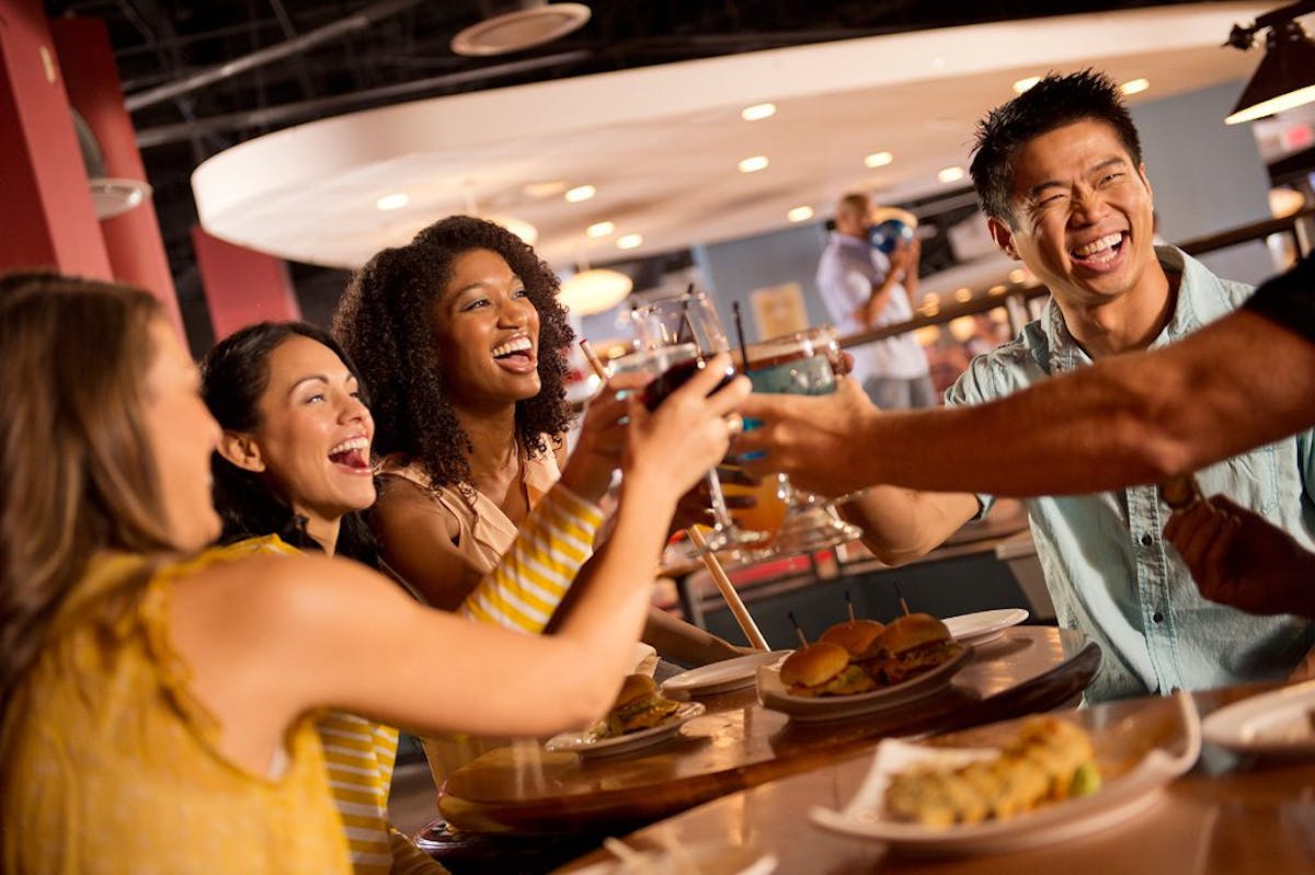Friends at Howl Splitsville Golf Suites