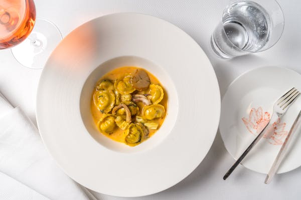 THE POOL Scampi Tortellini