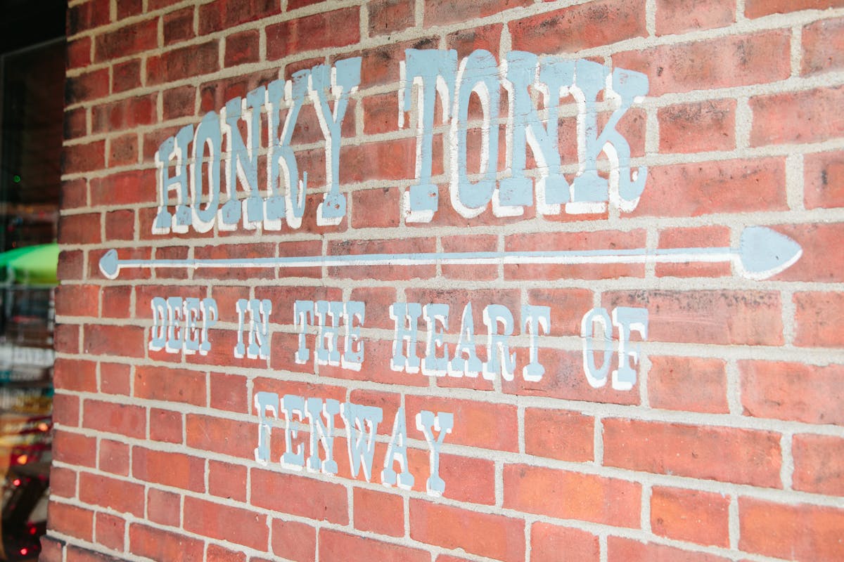 Loretta's Last Call Honky Tonk