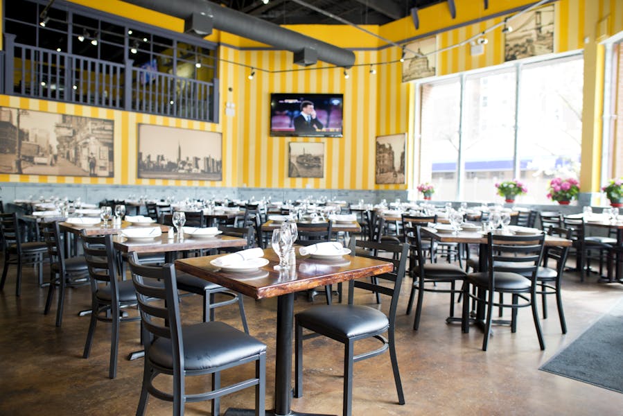 Manhattan Hours + Location Patrizia's