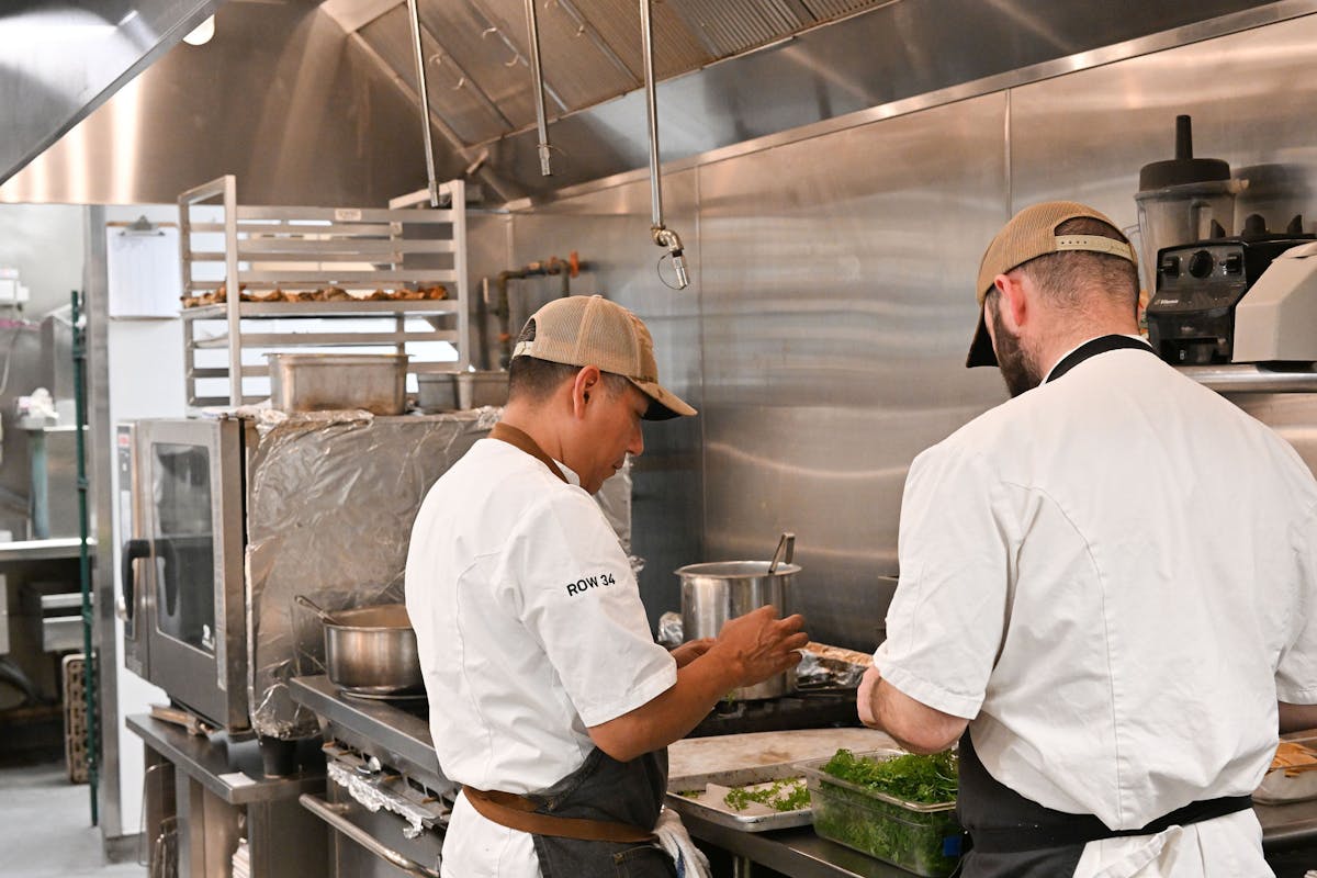 people preparing food
