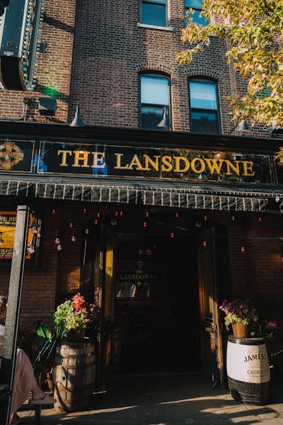 How to Use LineLeap at Lansdowne Pub | Skip the Line in Boston