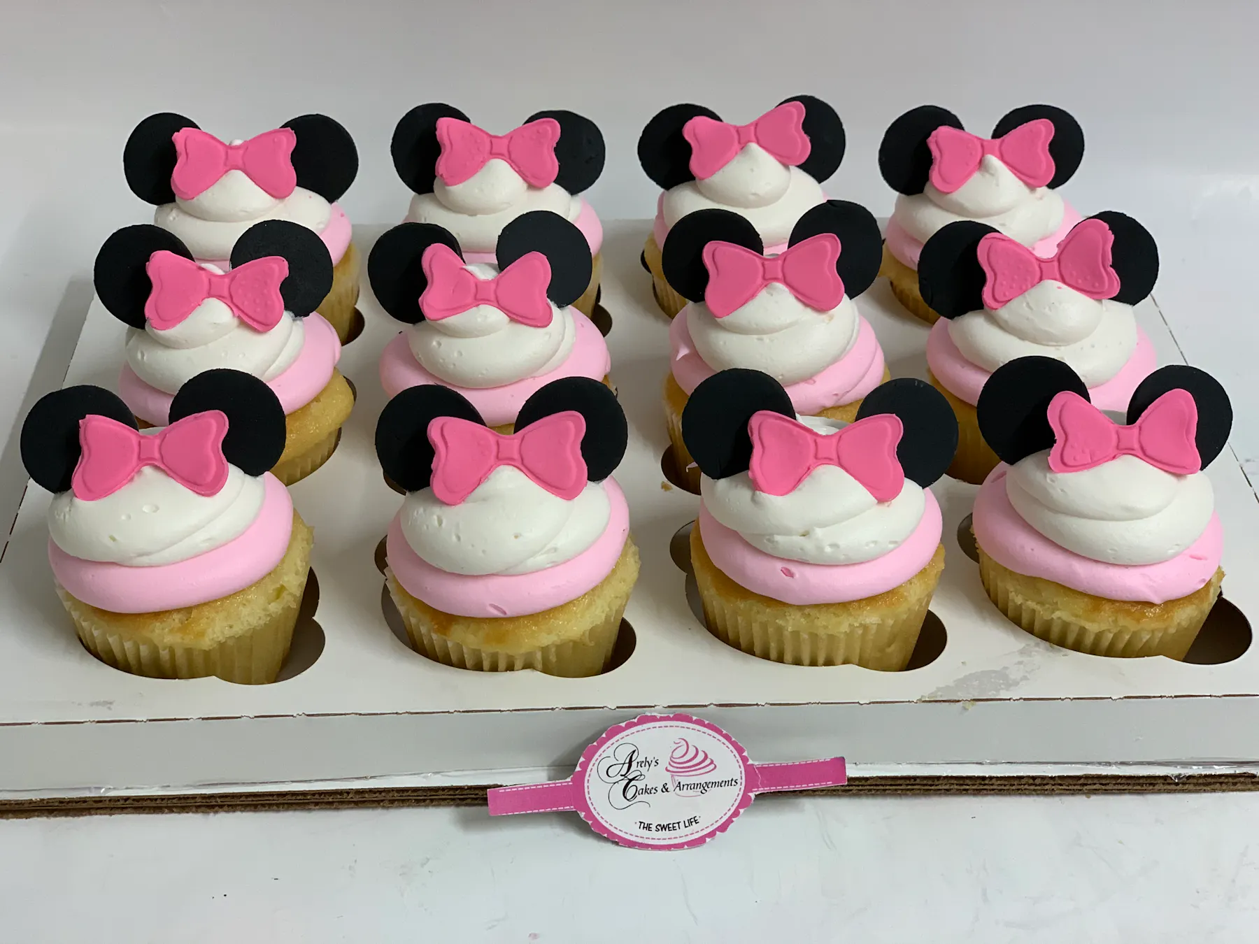 Cupcakes Arely's Cakes & Arrangements Bakery in Lufkin, TX