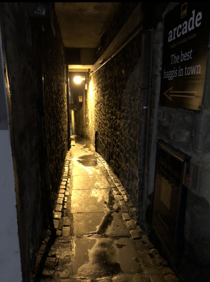 a narrow street