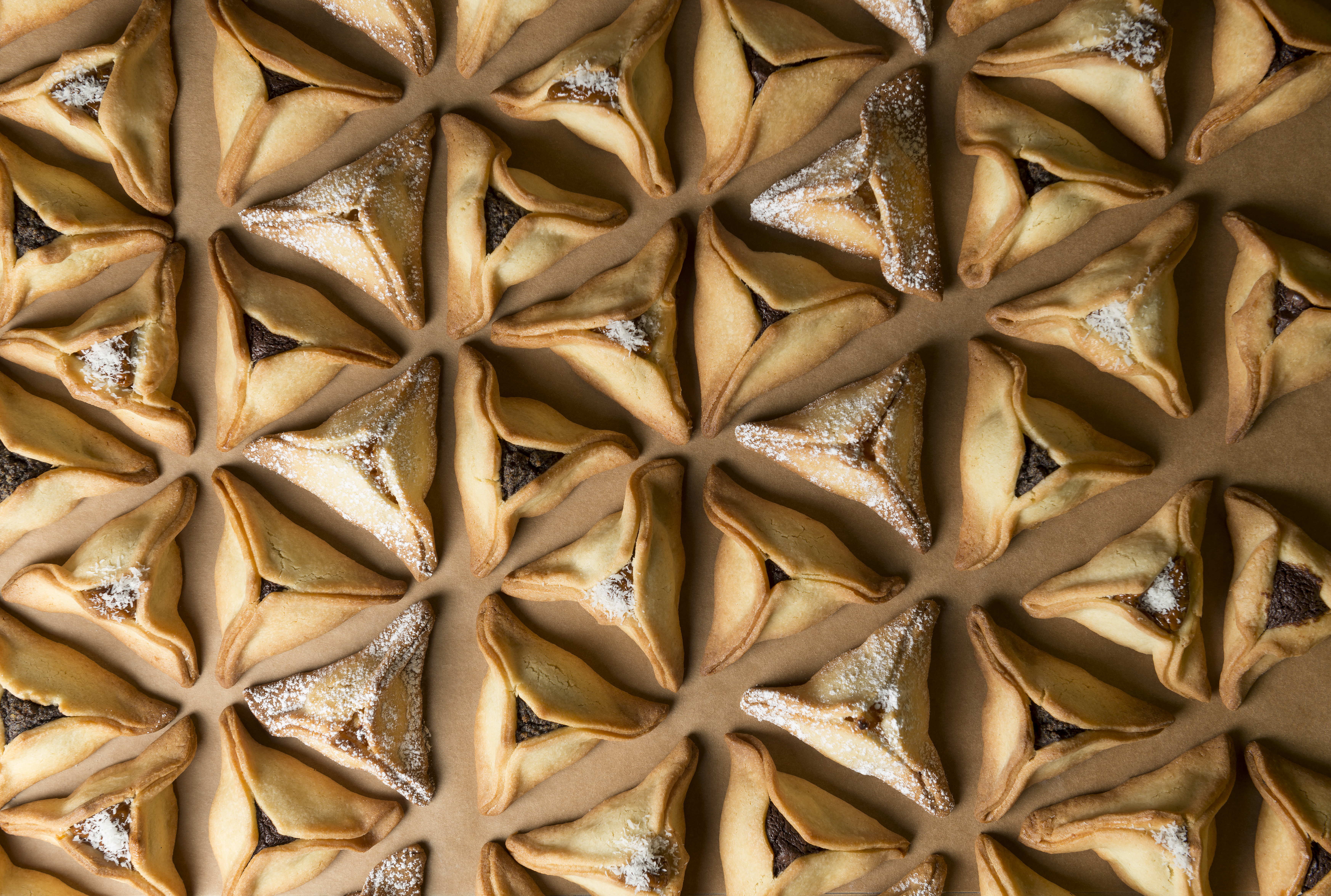 a bunch of different toppings