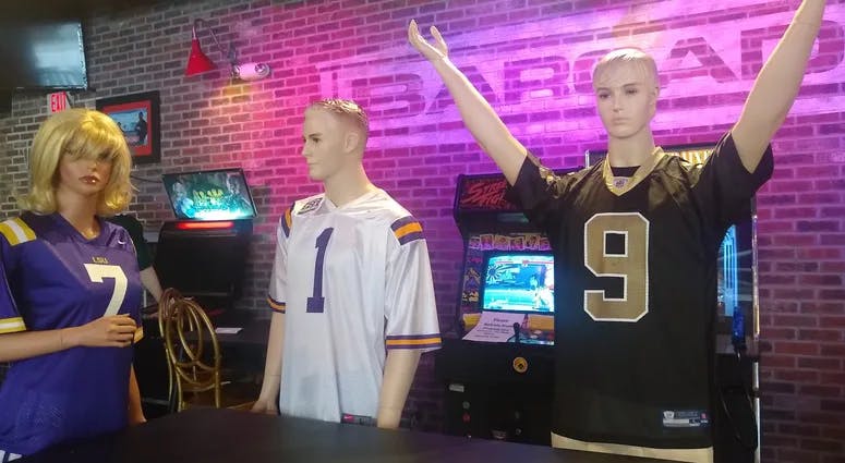 Mannequins Take Over Empty Tables At A N O Restaurant Barcadia Nola