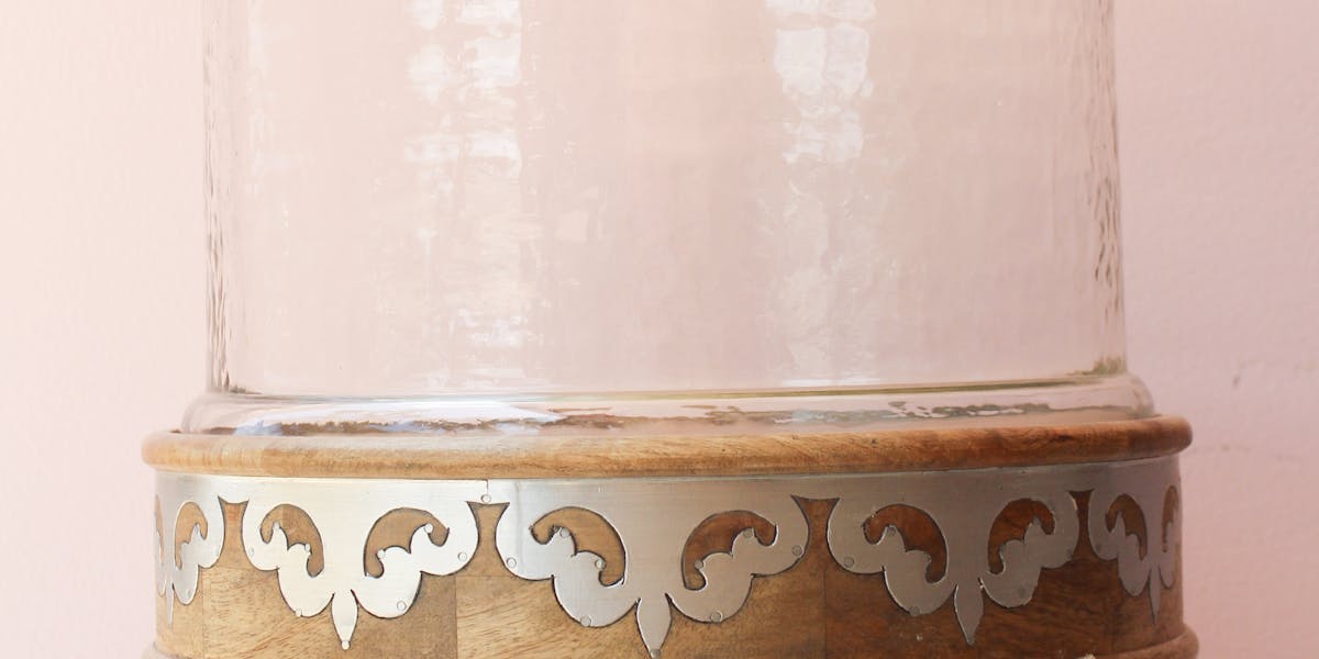 GG Collection Cake Pedestal with Tall Dome Michelle's GG Collection Cake Pedestal with Tall Dome Michelle's