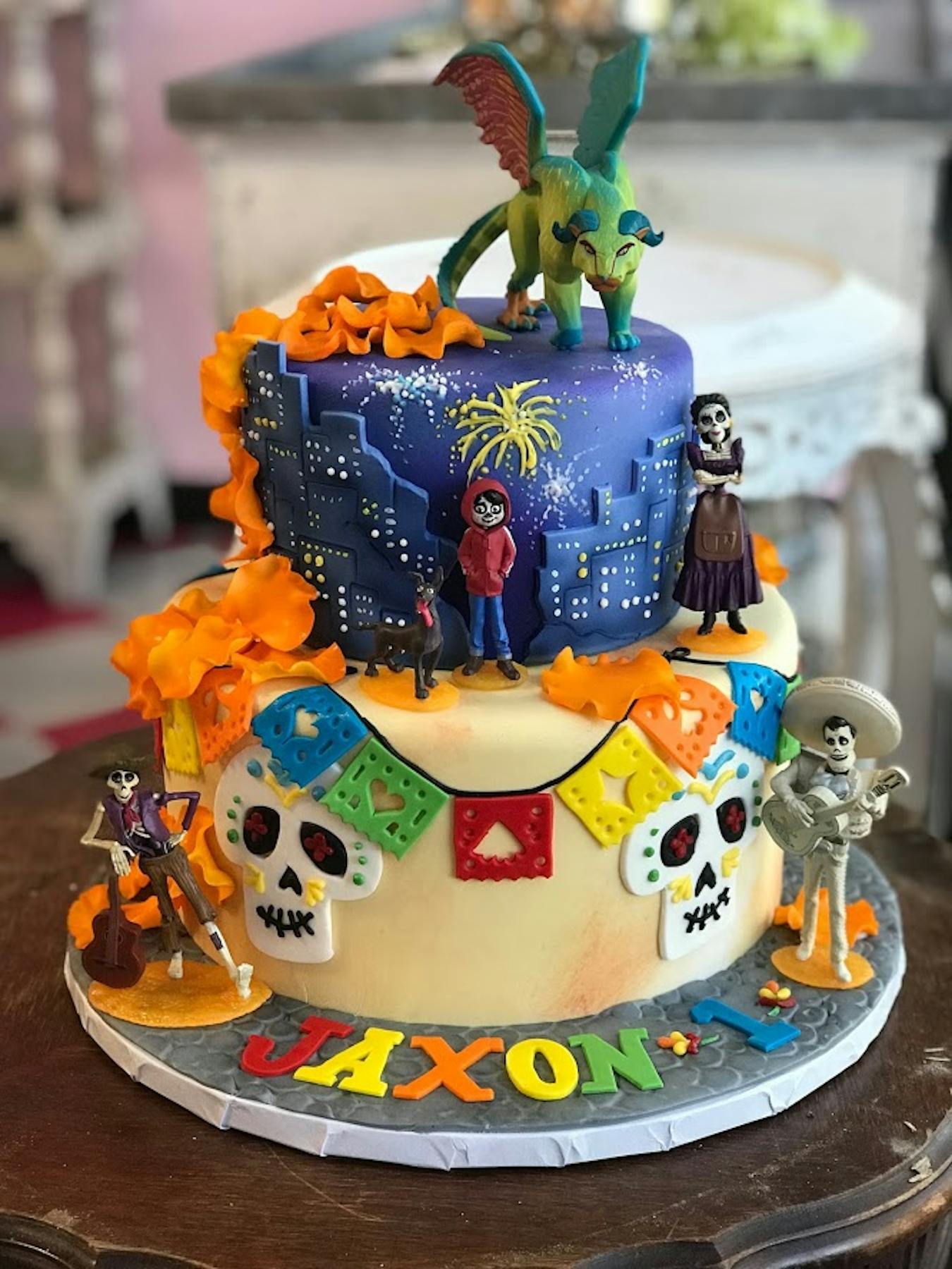 Kids Cakes Michelle S Patisserie Bakery And Desserts Austin Tx