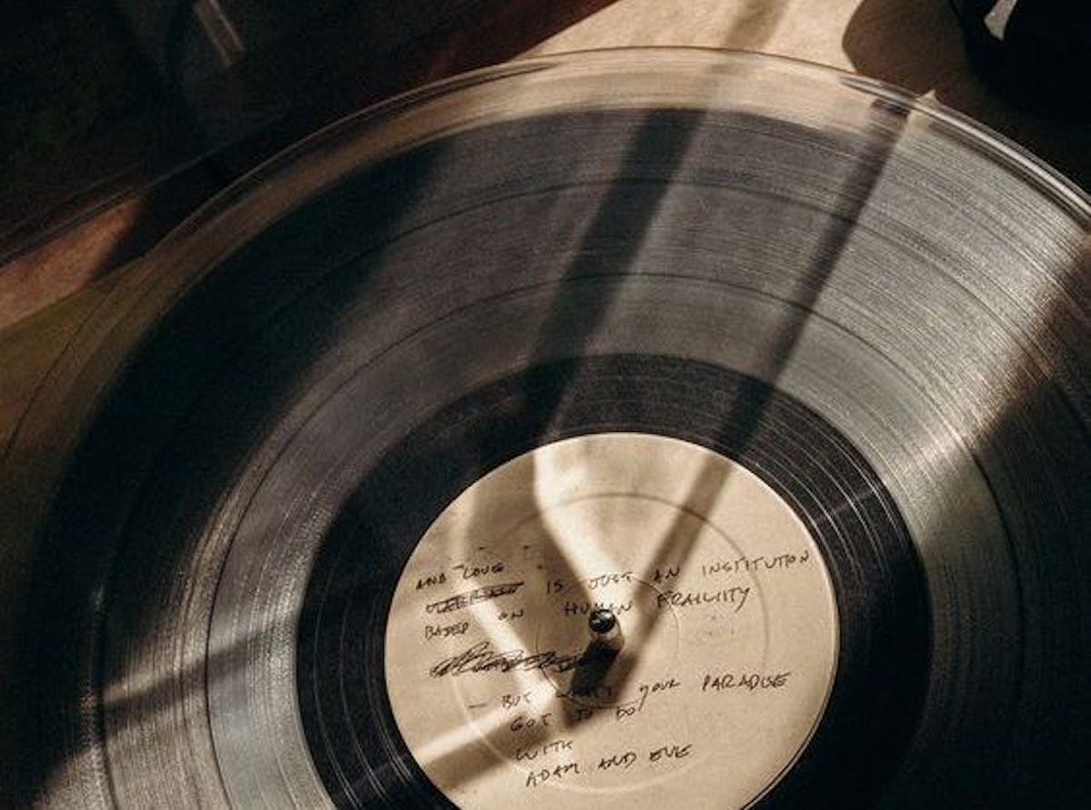 Las Vegas lounge that spins vinyl and crafts cocktails