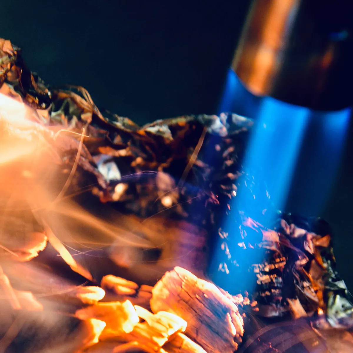 a blurry photo of a fire