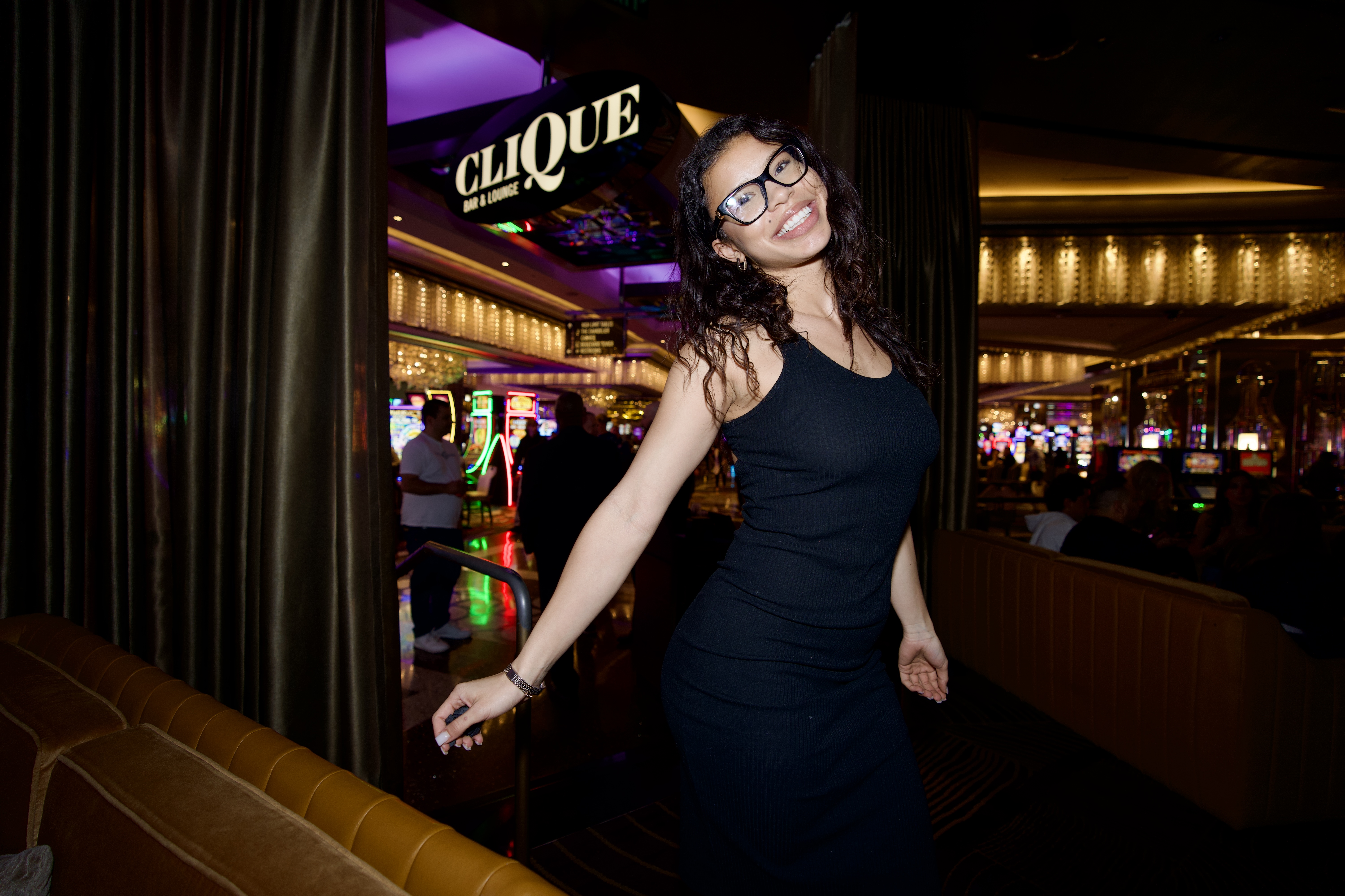 Clique Bar & Lounge, in partnership with Fever Tree, is thrilled to announce the return of the Masters of Mixology: Mix with the Best competition on Wednesday, November 13th. This exhilarating event will showcase the top bartenders in Las Vegas as they compete for the title and a cash prize of $5,000.