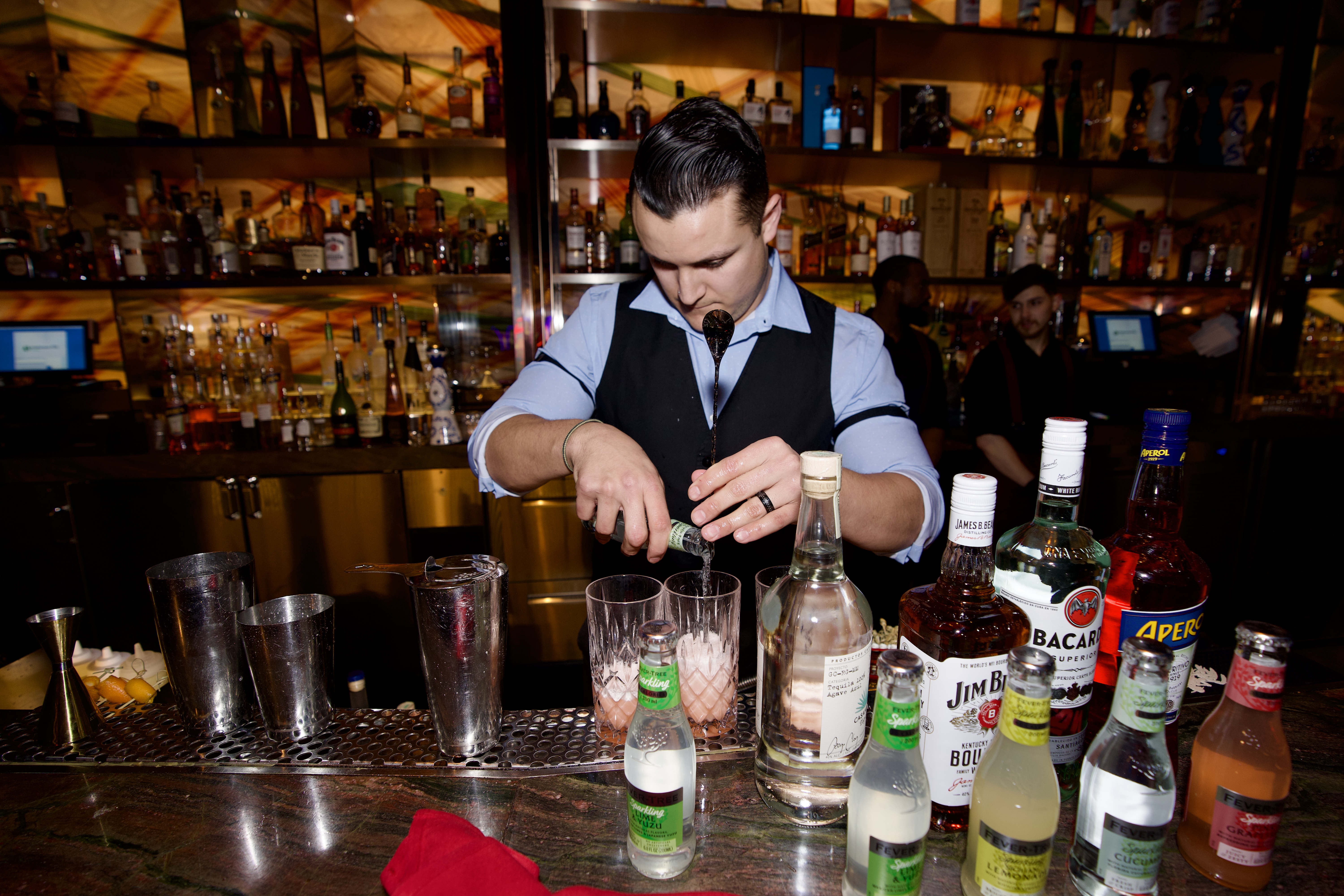 Clique Bar & Lounge, in partnership with Fever Tree, is thrilled to announce the return of the Masters of Mixology: Mix with the Best competition on Wednesday, November 13th. This exhilarating event will showcase the top bartenders in Las Vegas as they compete for the title and a cash prize of $5,000.