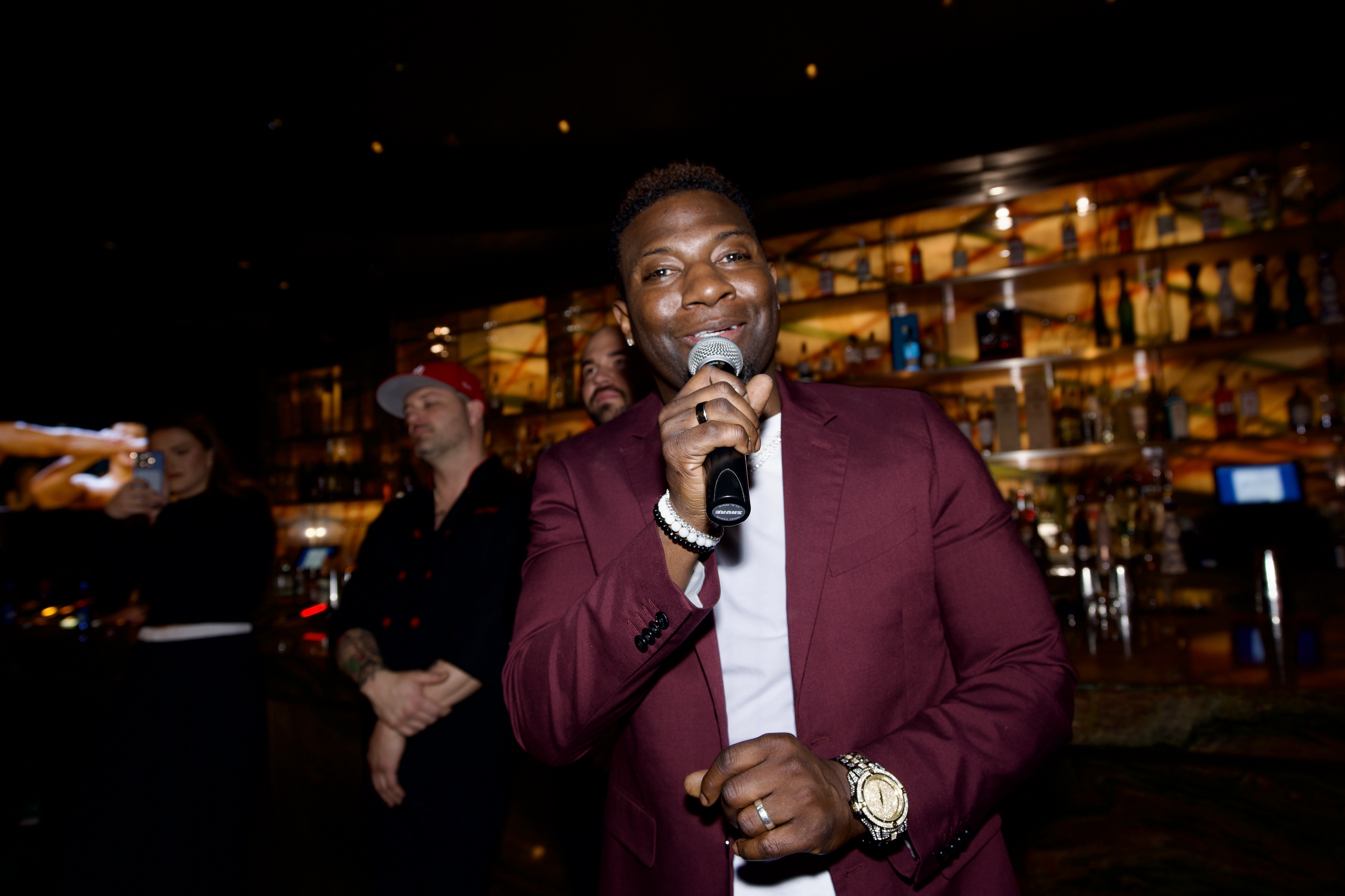 Clique Bar & Lounge, in partnership with Fever Tree, is thrilled to announce the return of the Masters of Mixology: Mix with the Best competition on Wednesday, November 13th. This exhilarating event will showcase the top bartenders in Las Vegas as they compete for the title and a cash prize of $5,000.