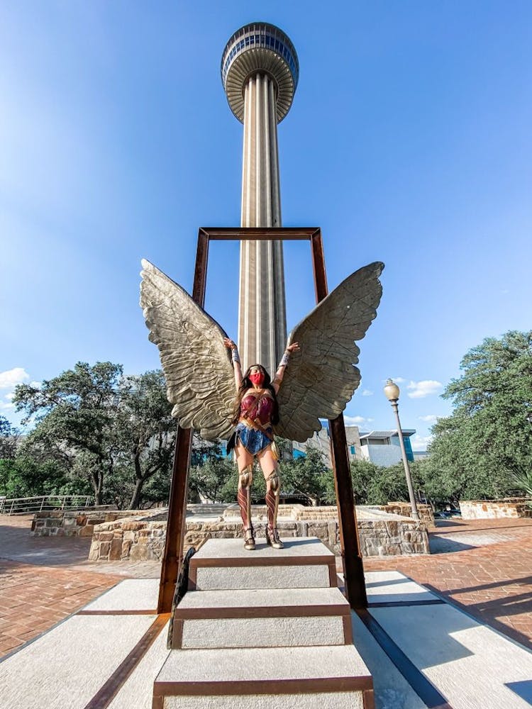 a statue of a person