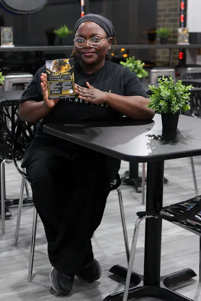 Ziare Aunt Vonda's Kitchen Table Soul Food Restaurant in Newark, DE