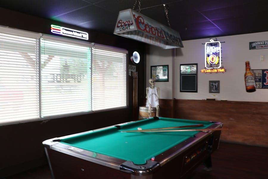 OPEN POOL TABLE Upside Food N Drink American Restaurant, Bar in