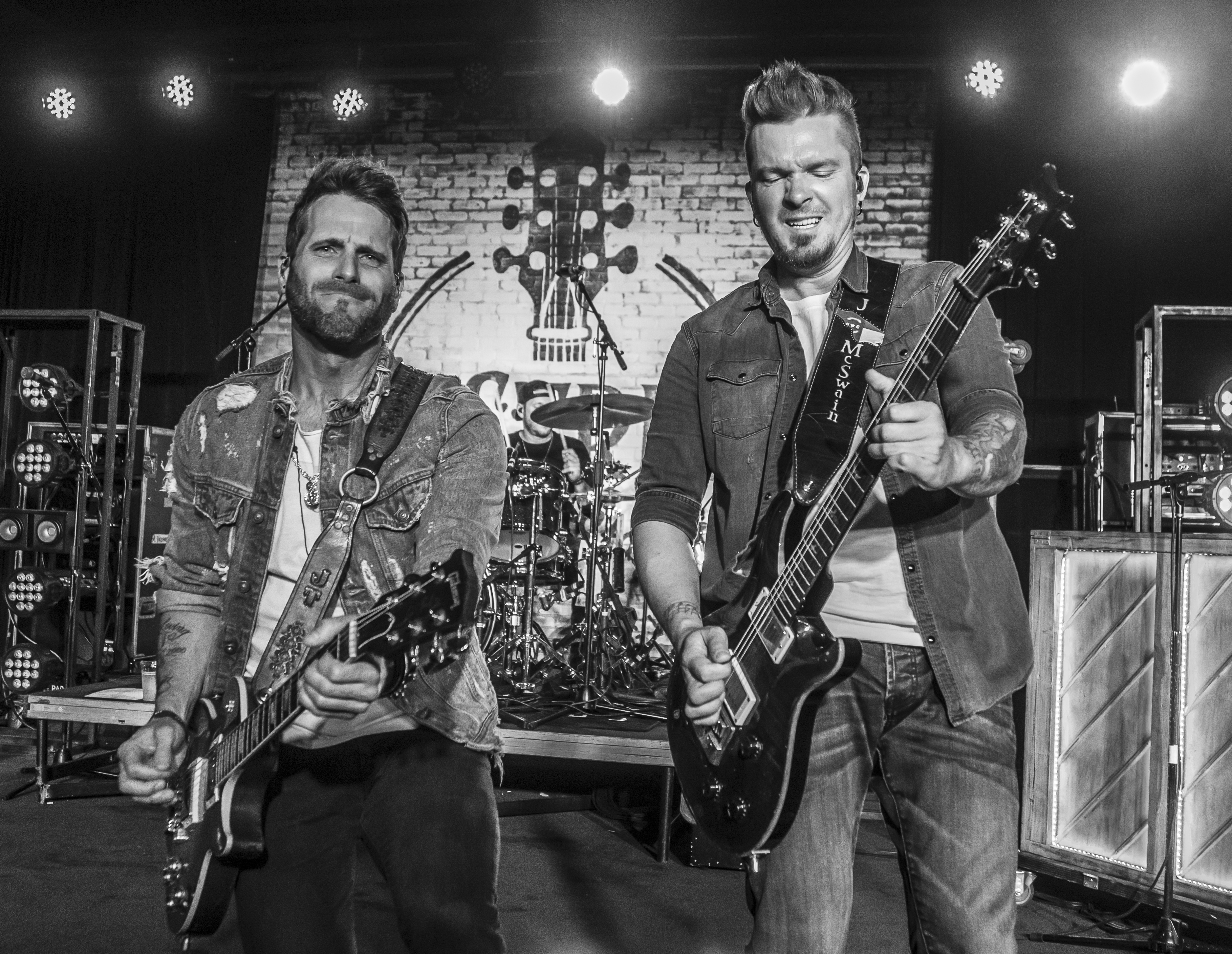 PARMALEE Six String American Restaurant in Foxborough, MA