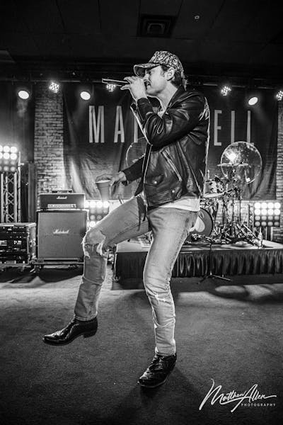 Matt Stell Six String American Restaurant in Foxborough, MA