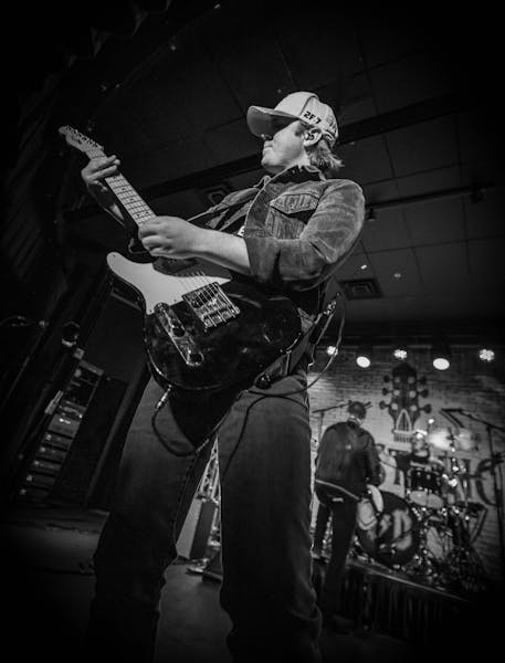 Travis Denning Six String American Restaurant in Foxborough, MA
