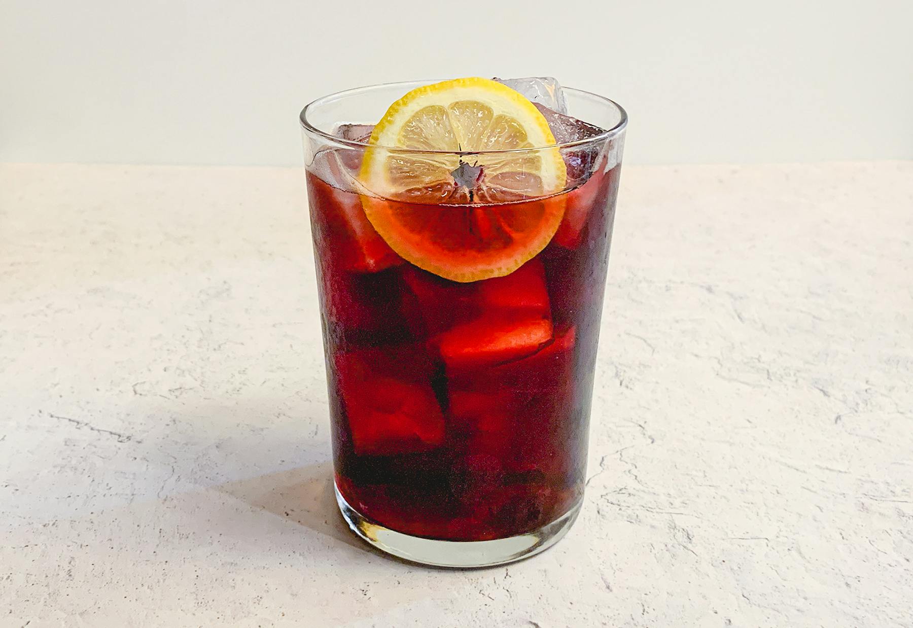 a glass of kalimotxo