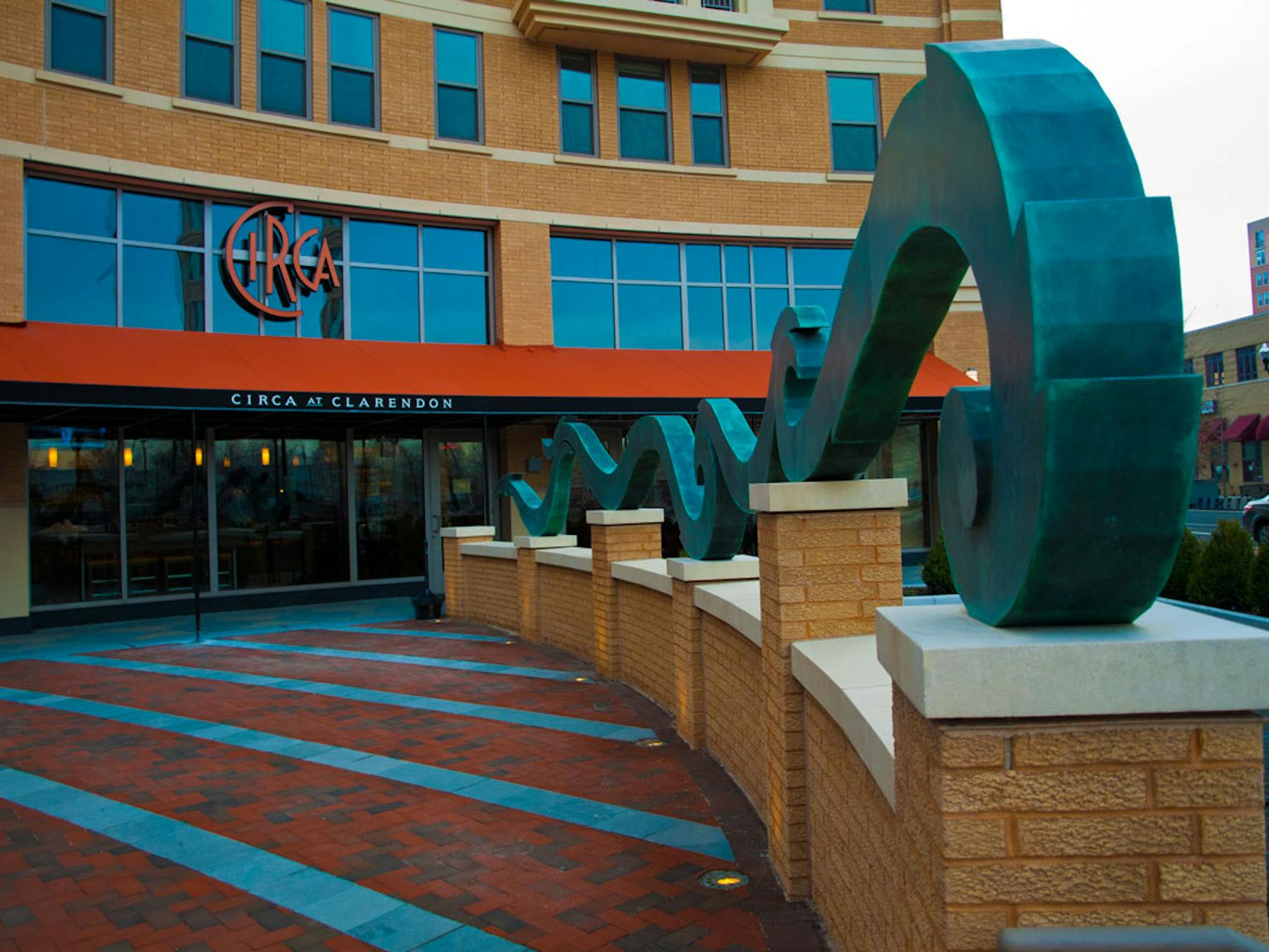 Clarendon Hours + Location Circa Bistros