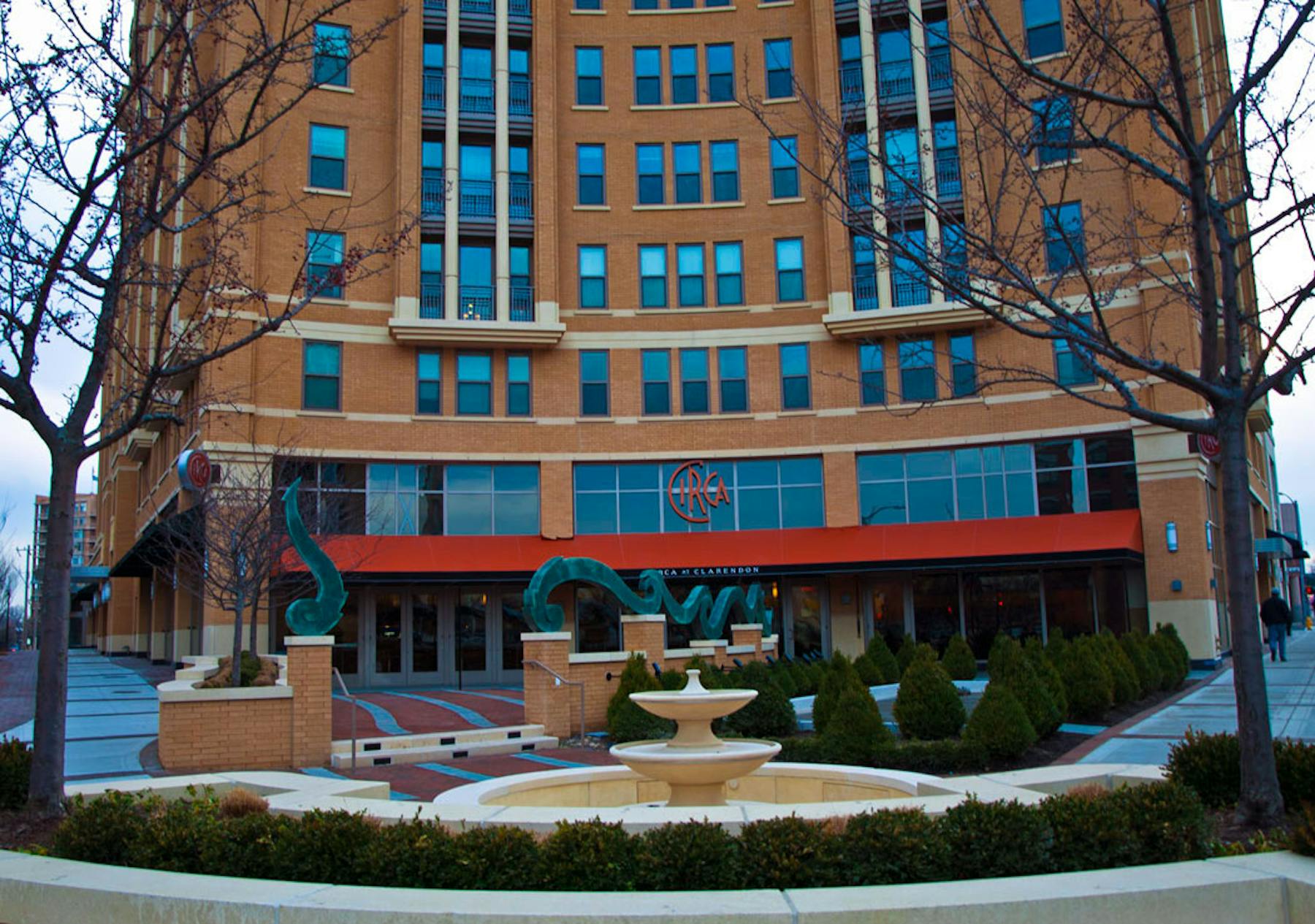 Clarendon Hours Location Circa Bistros