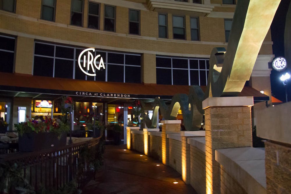 Circa at Clarendon, Restaurant image showing food