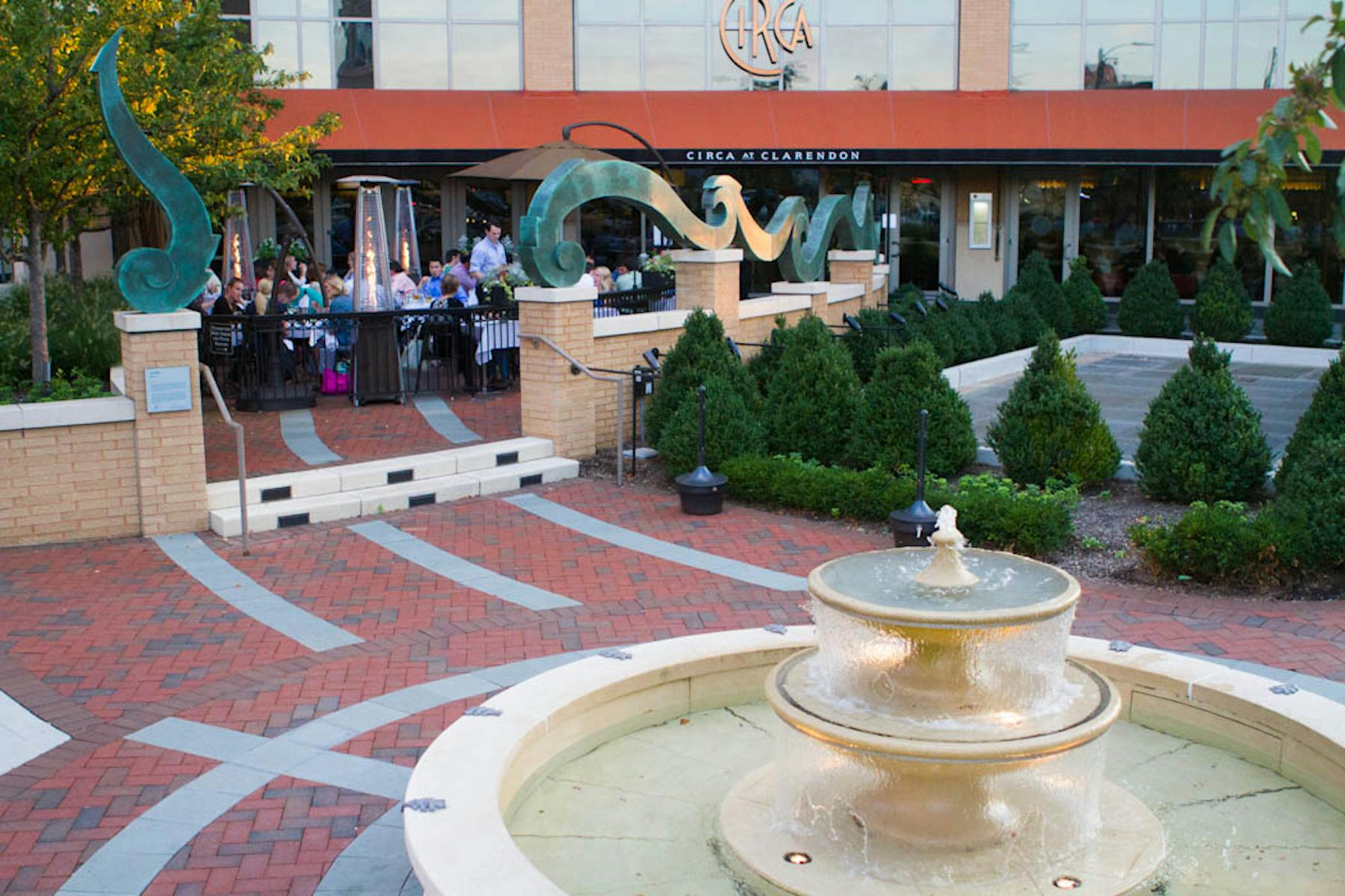 Clarendon Hours + Location Circa Bistros