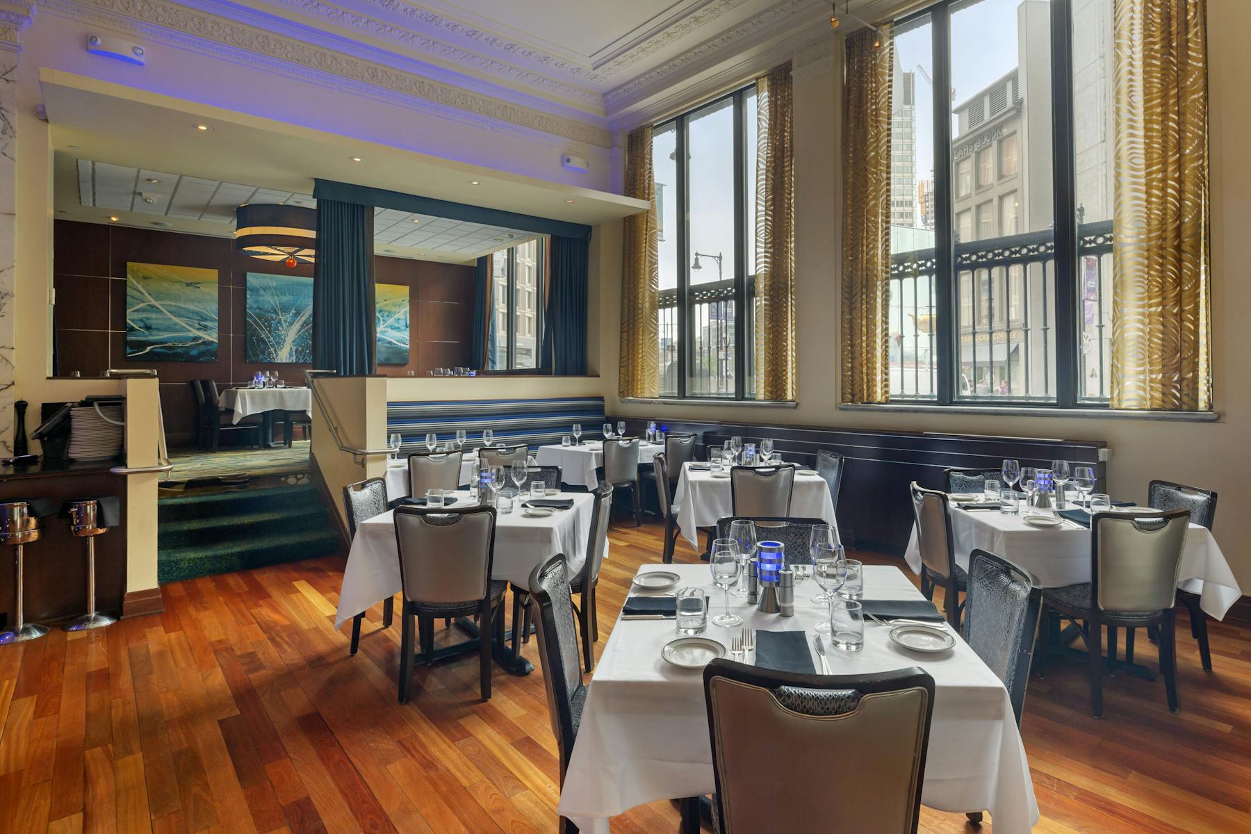 Boston The Oceanaire Fine dining seafood restaurant in the US