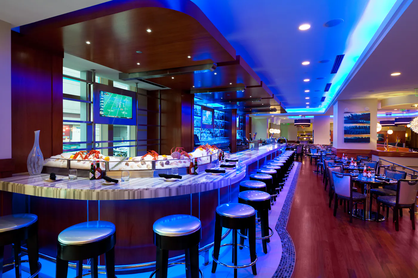 The bar at The Oceanaire Seafood Room