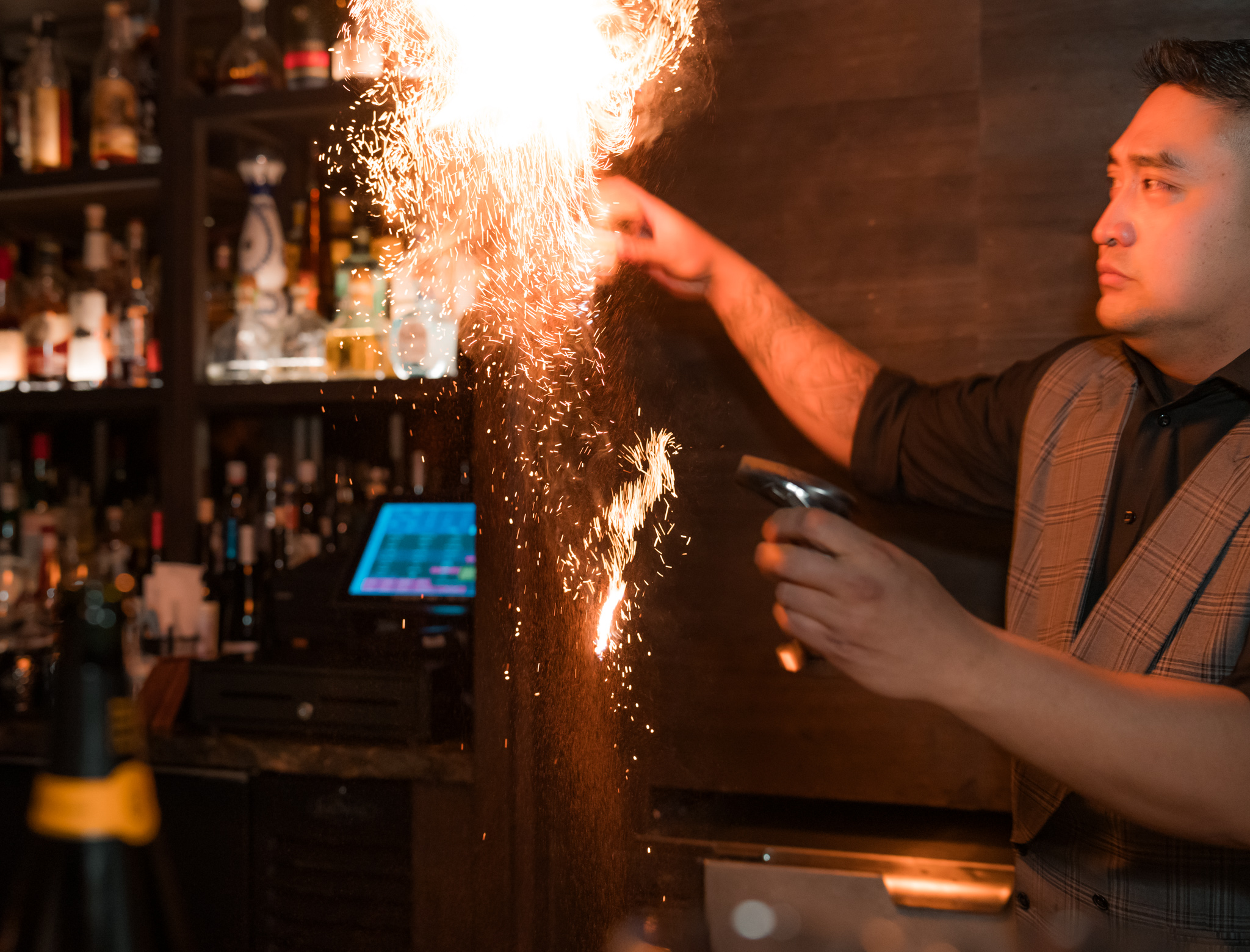 Las Vegas Cocktail Lounge Easys with over the top fire cocktails