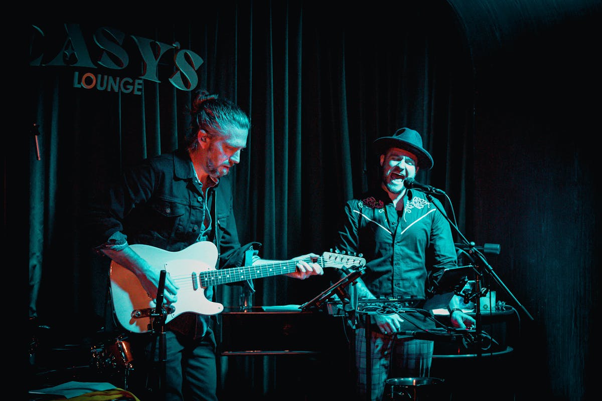 Blake Lewis performing at Easy's Speakeasy Las Vegas