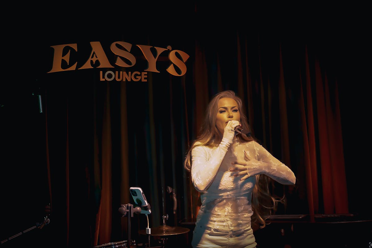 Cali Tucker singing inside Easy's cocktail lounge inside Aria resort and casino