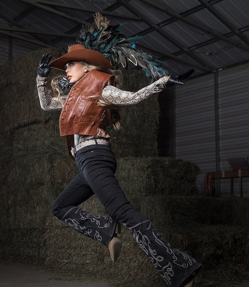 Cali Tucker at Las Vegas Live Music Lounge Easys cocktail lounge