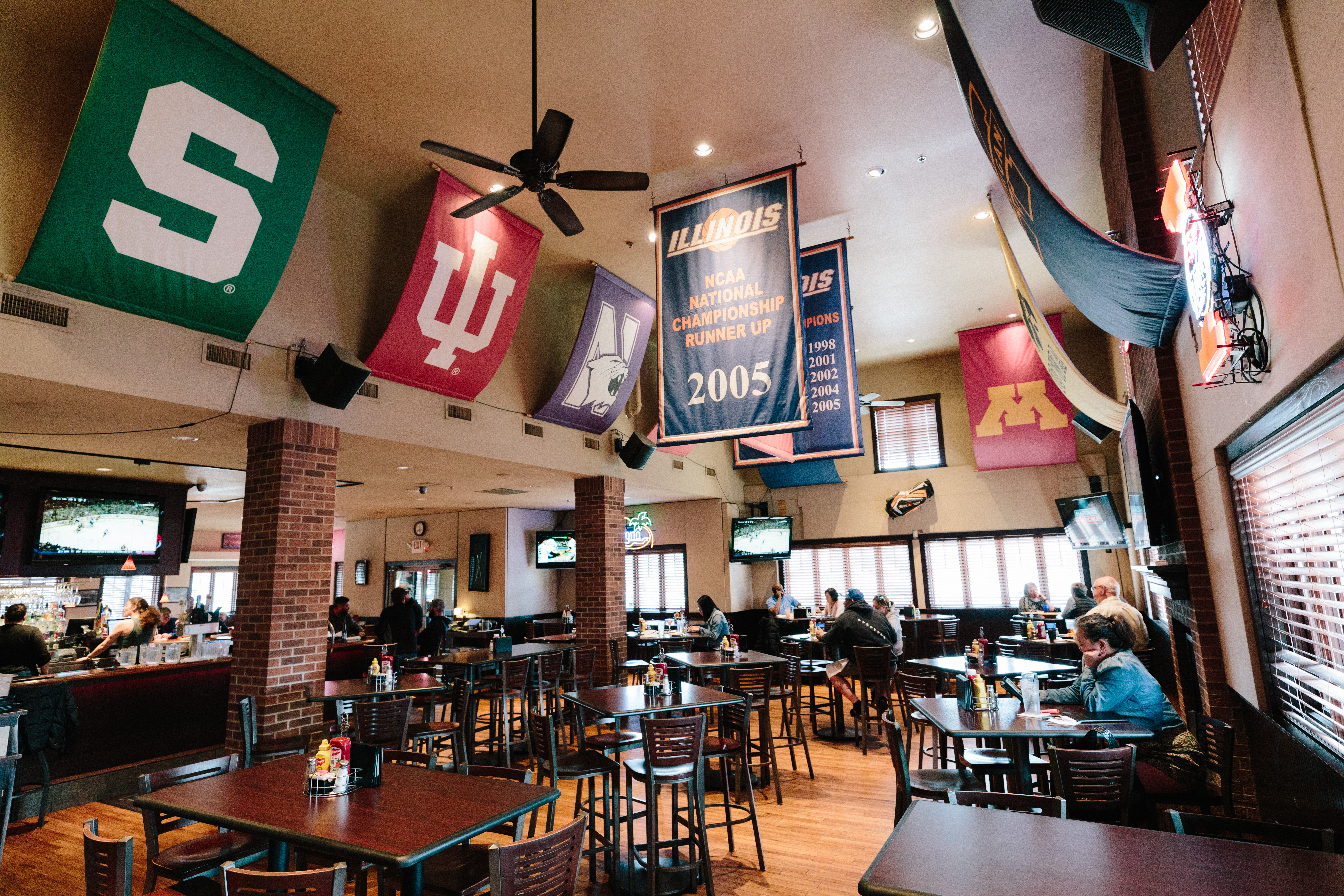 Billy Barooz Pub & Grill photo