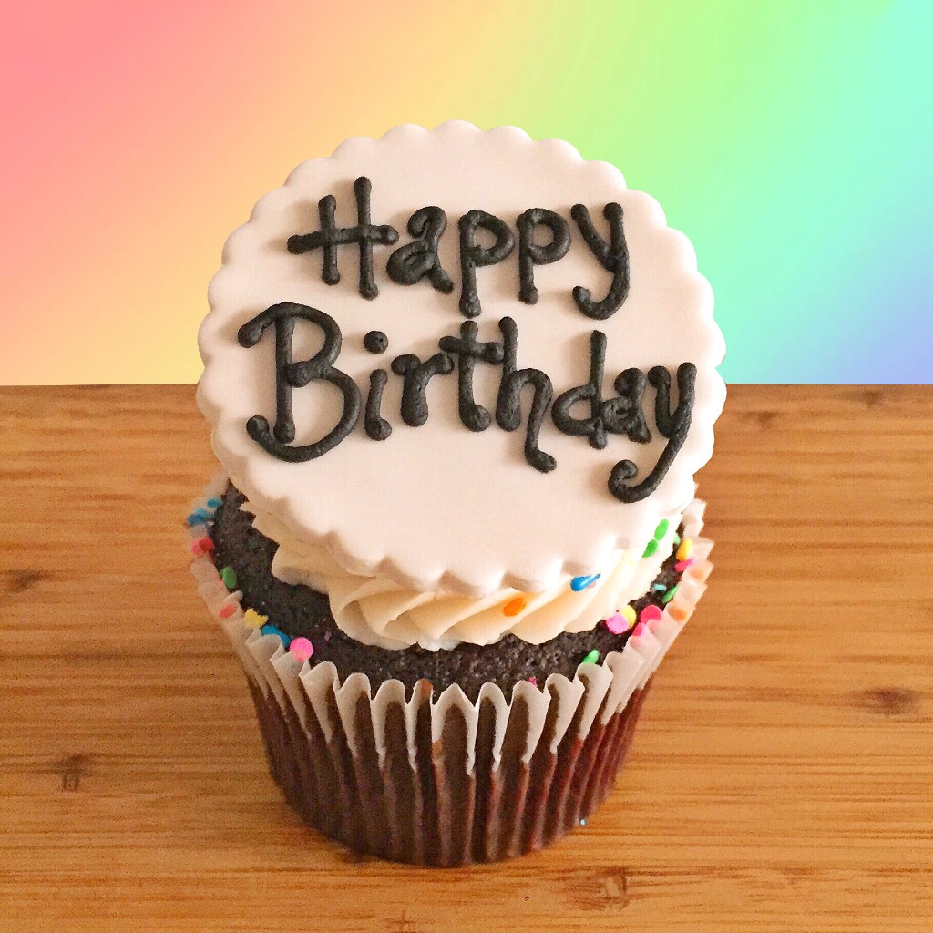 3 Ways to Make a Cupcake Cake - wikiHow