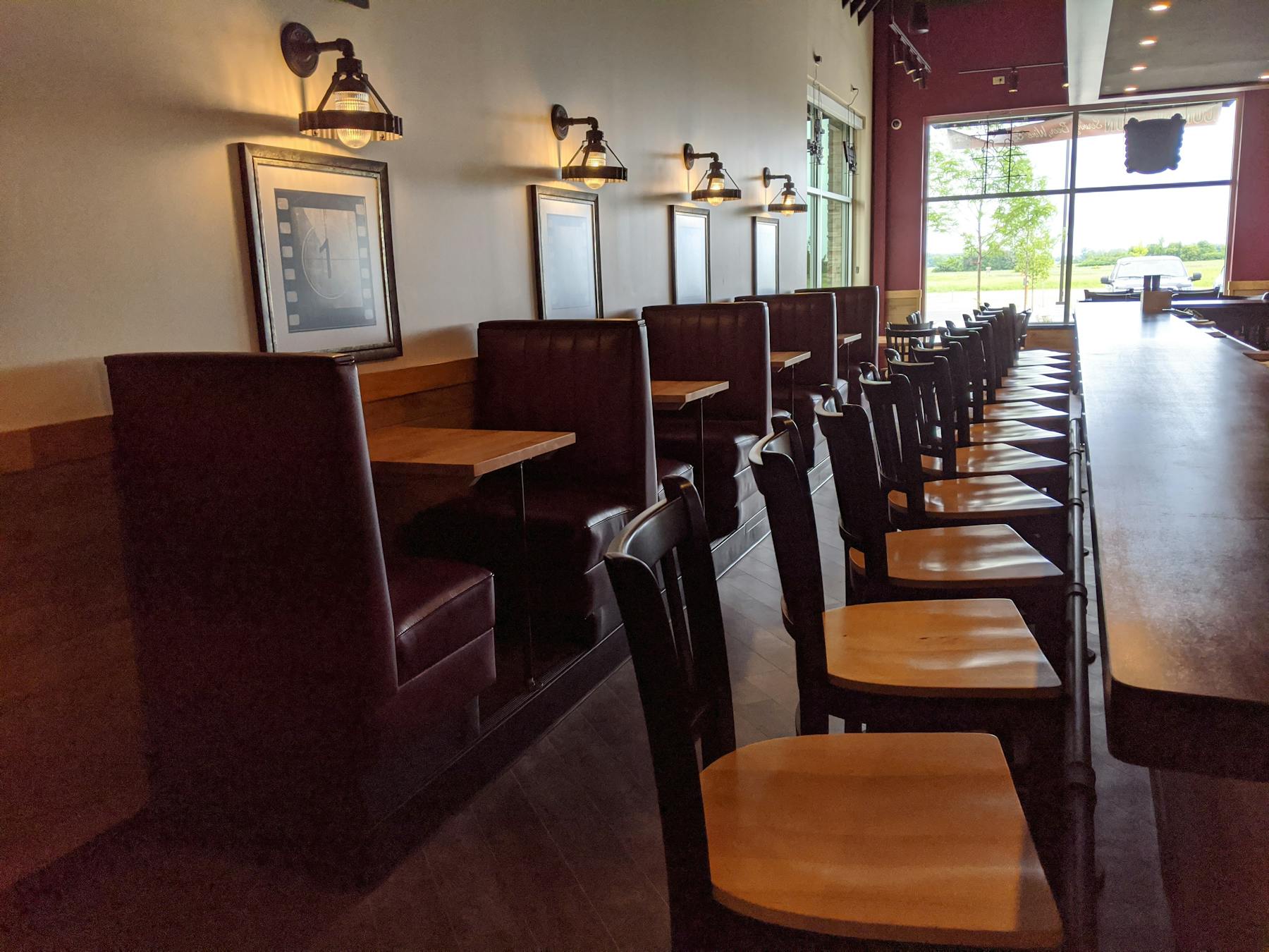 Campanelle booth bar