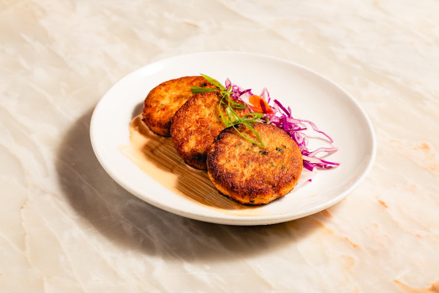 LSC Member Exclusive 3Course Dinner Cutters Crabhouse Seafood Restaurant in Seattle, WA