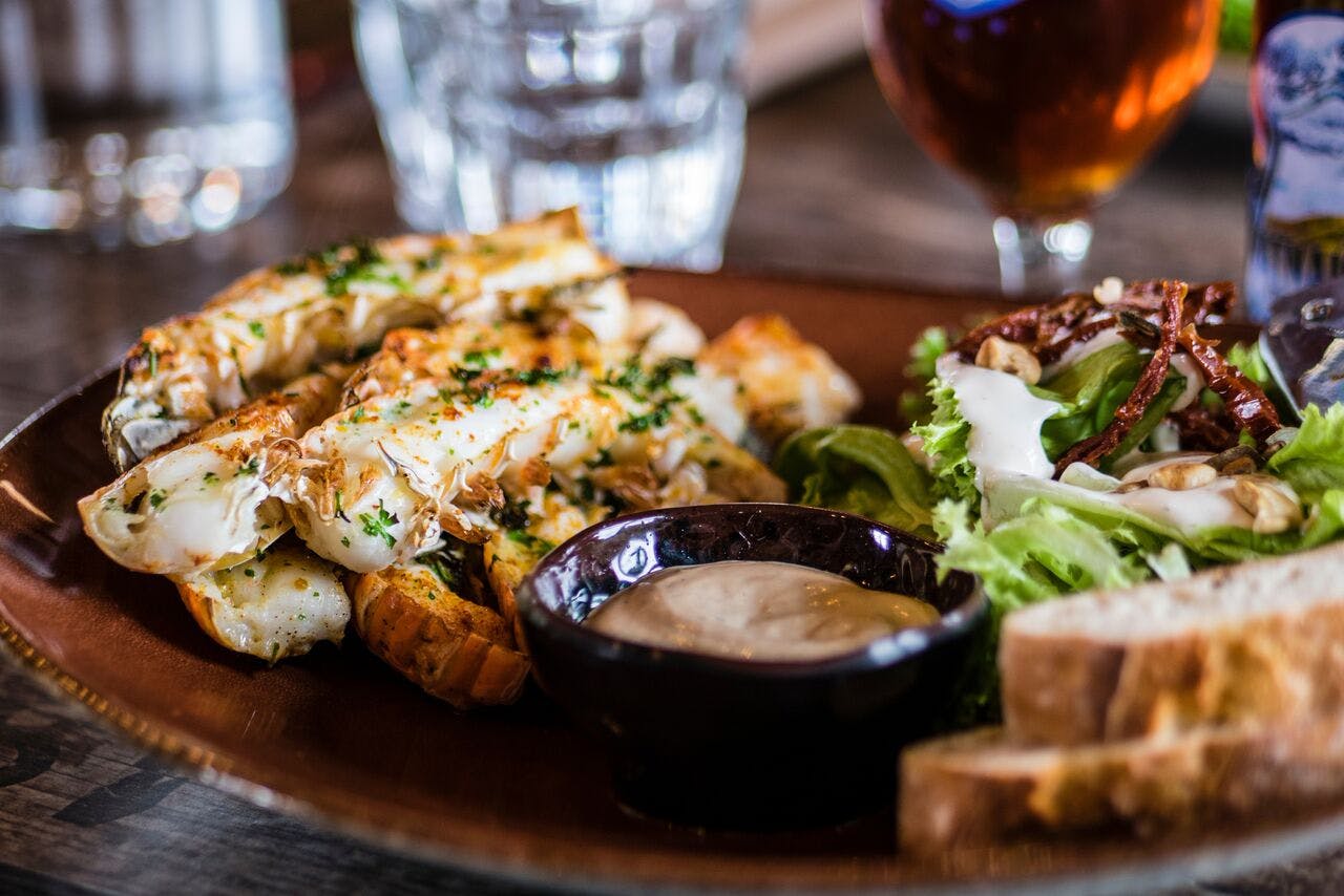 Cheese sticks and salsa
