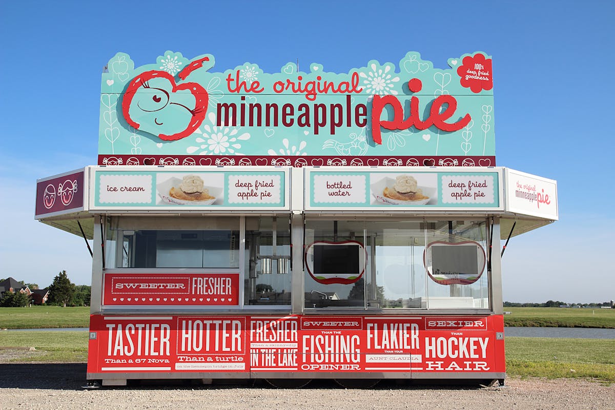 the original minneapple pie stand outside
