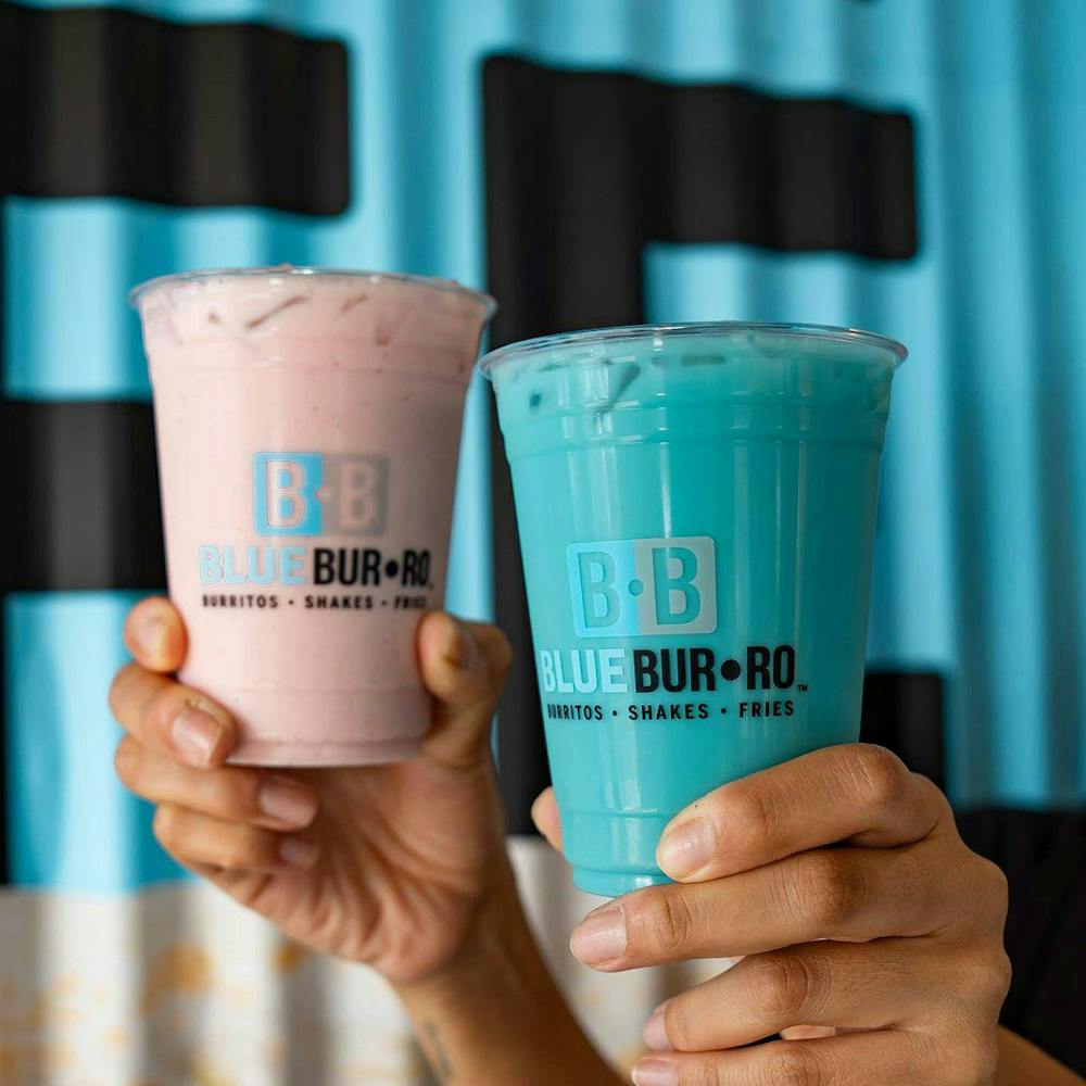 Customer ordered Lincoln, Long Beach horchata and agua fresca online.