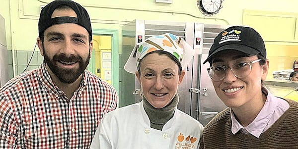 Jon Eisen with Cafeteria Kitchen Staff