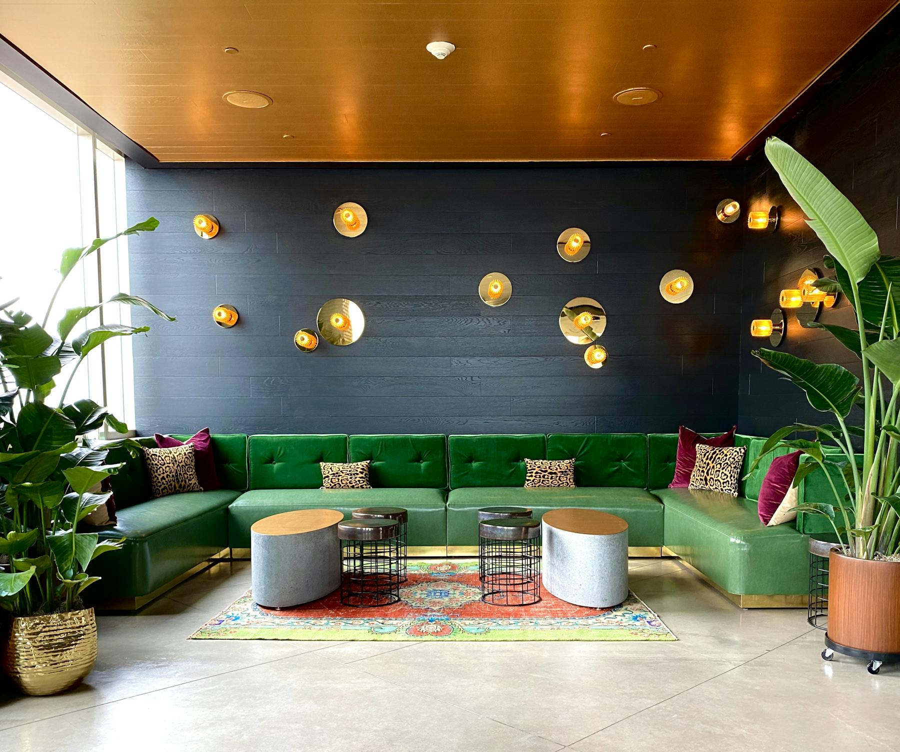 The Crown Nyc Rooftop Bar Lounge With Creative Cocktails In Bowery Ny