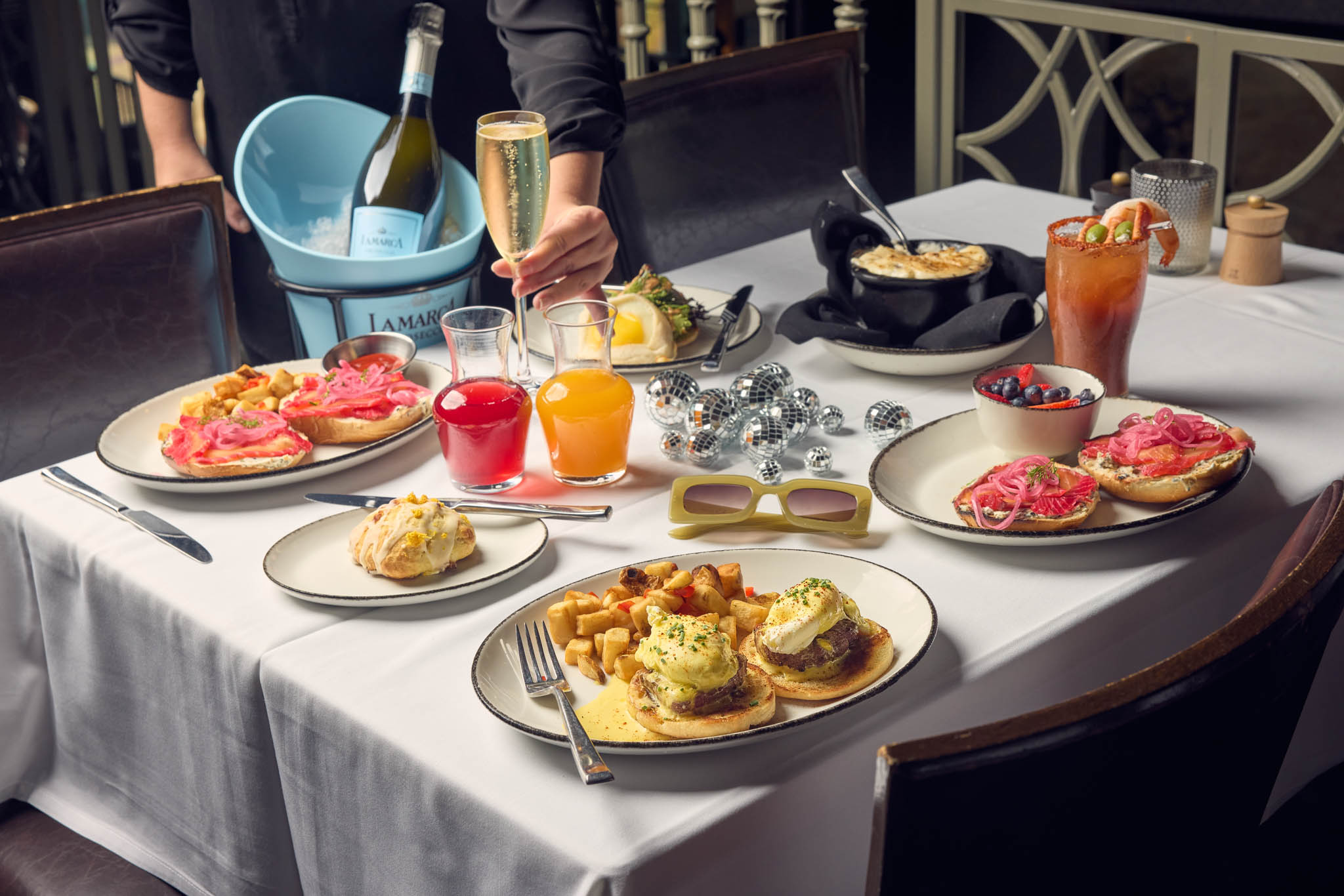 brunch food & drinks at Harry & Izzy's Northside