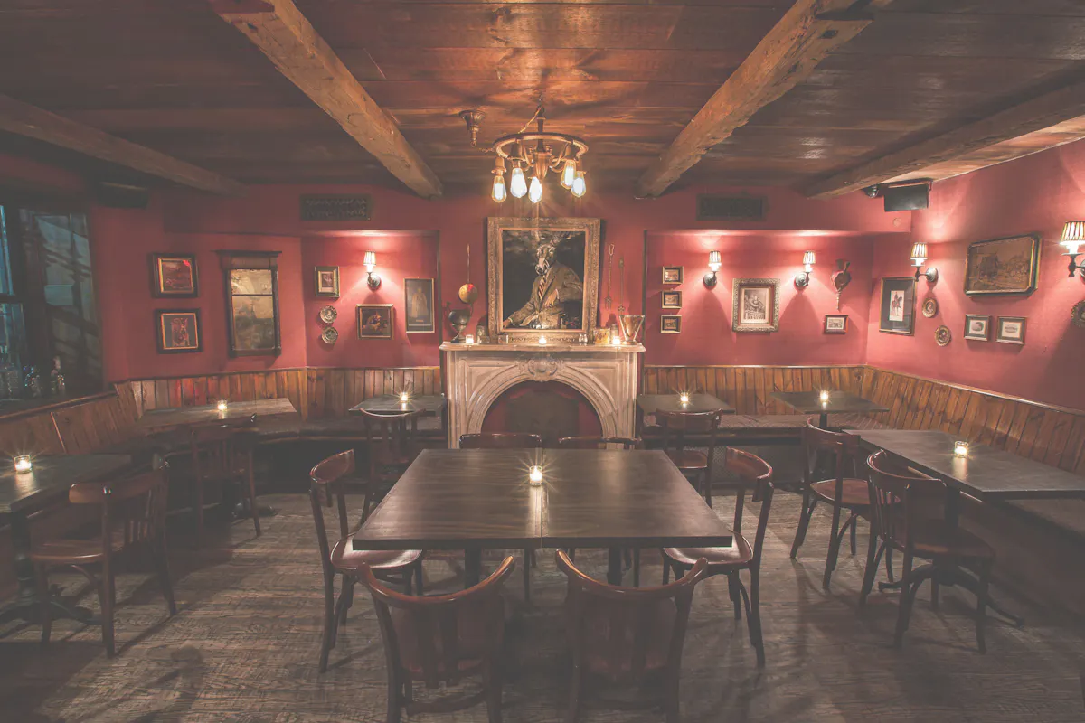 a dining room table in a restaurant