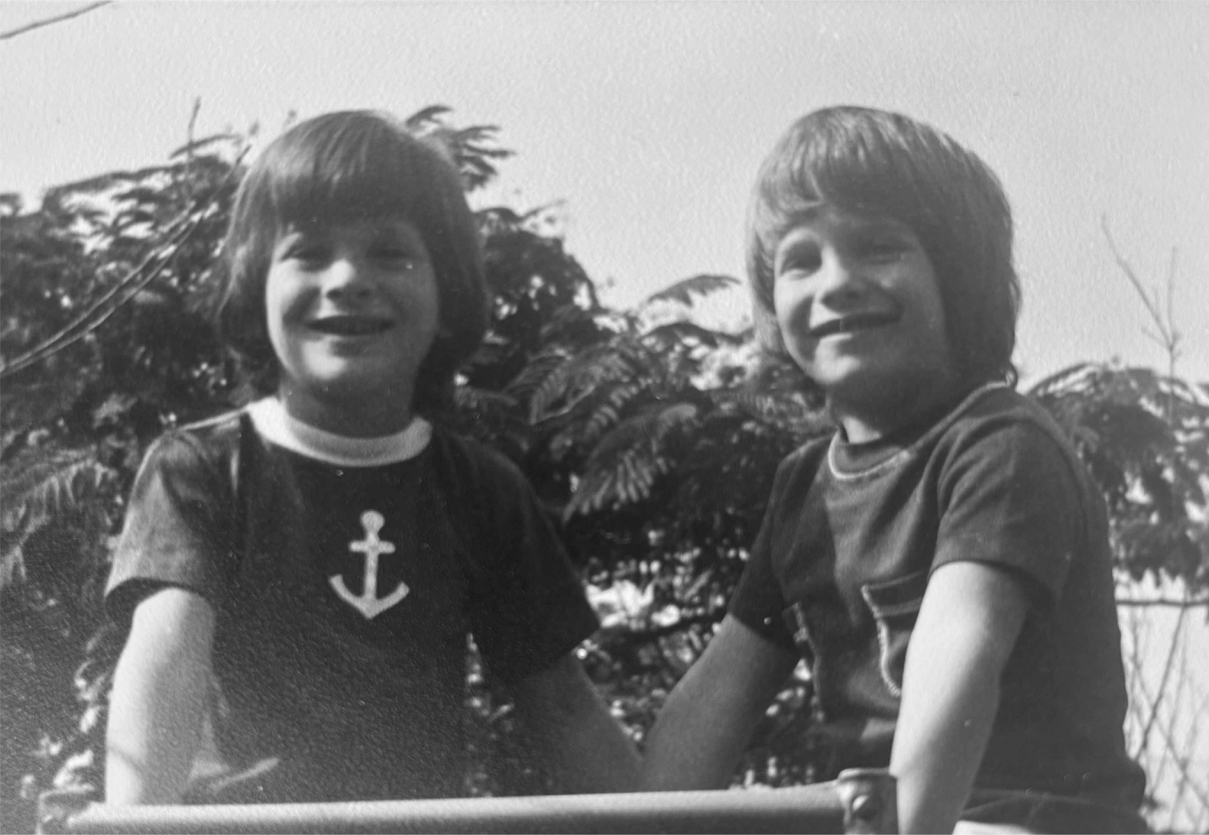 Andrew and Jonathan Schnipper as children